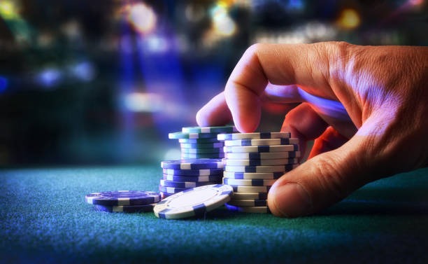 doraplay app interface showing sportsbook markets and live-dealer tables on a mobile screen